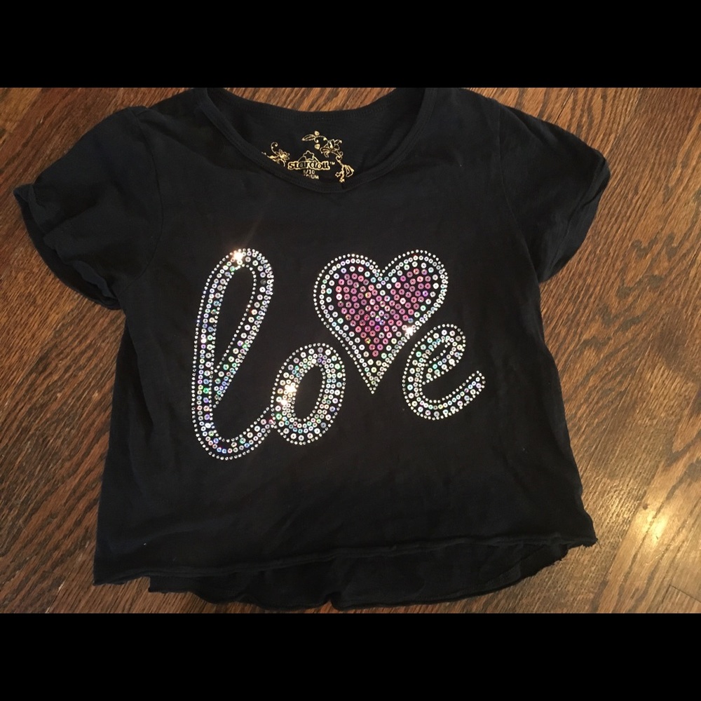 Girls cute shirt. Gently used. Good condition.